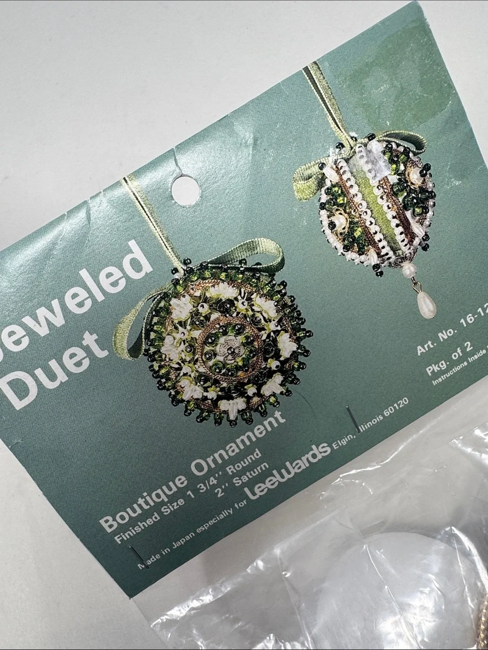 VINTAGE LEEWARDS JEWELED DUET PUSH PIN CHRISTMAS ORNAMENT CRAFT KIT MAKES 2